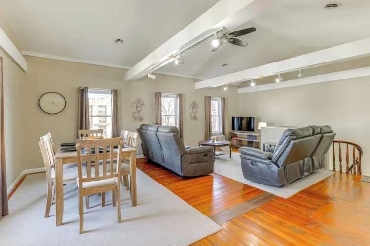 2 Bedrooms Apartment