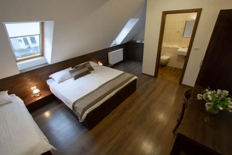 Standard Triple room with view