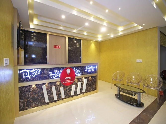 OYO 9563 Hotel RR Residency