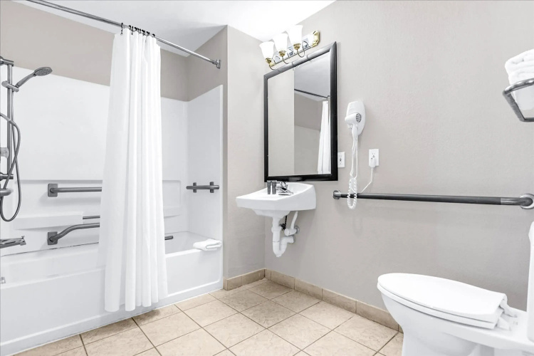 Condo Close to Universal Studios - Pool, Hot Tub!