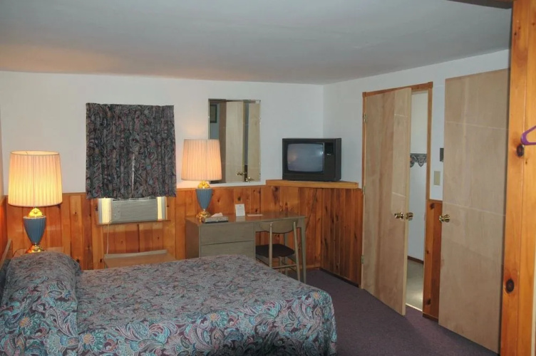 Luzerne Court Motel