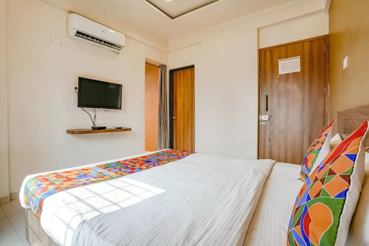 24 Baner By OYO Rooms