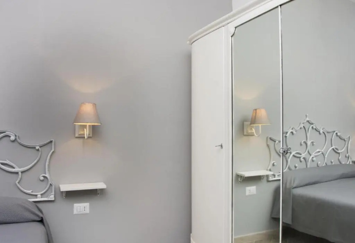 Gens Claudia, Vatican Luxury Apartments