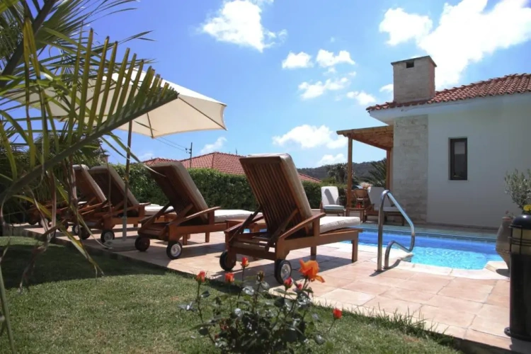 3 Bedrooms Villa