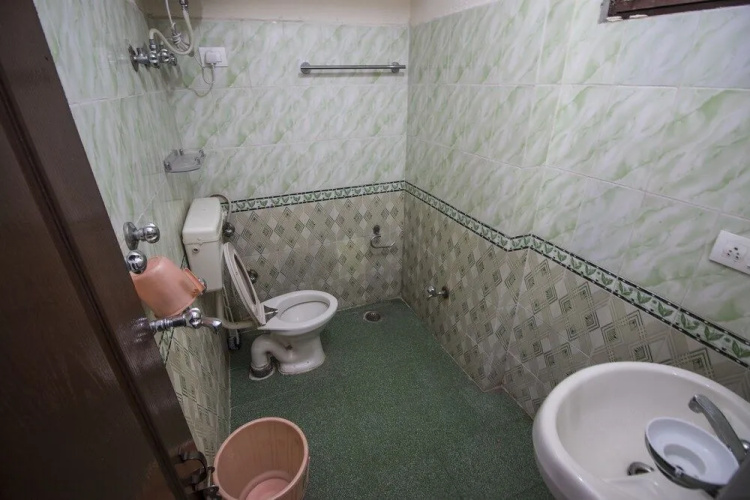 Utsang Guest House