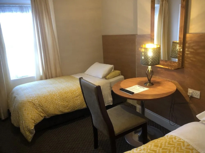 Roseville Lodge B&B