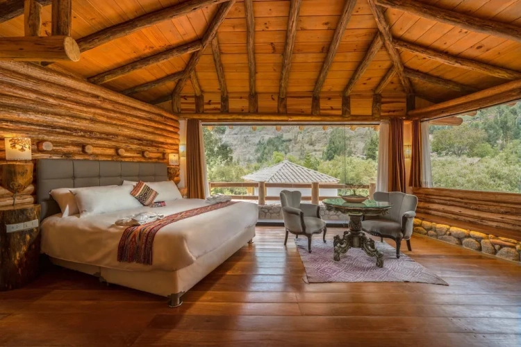 Deluxe Suite with balcony