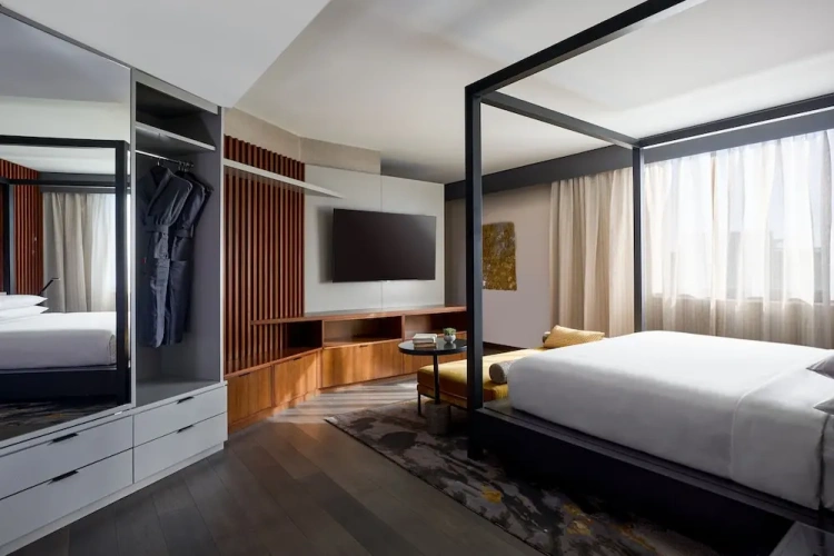 Double Club Suite with city view
