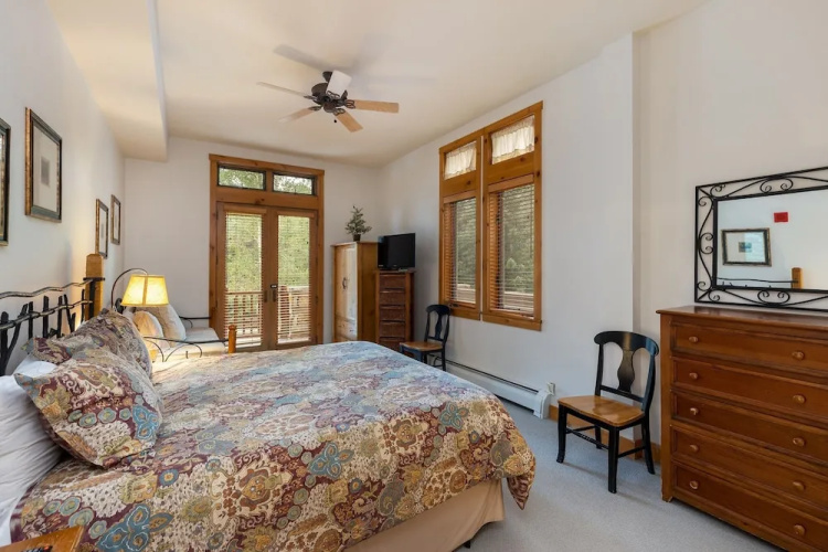 3059 The Timbers 2 Bedroom Condo by RedAwning