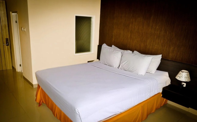 De Resort Hotel and Convention