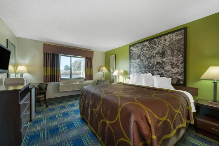 Super 8 Cleveland