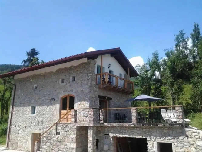 4 Bedrooms Cottage