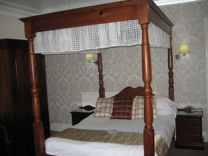 Crompton House