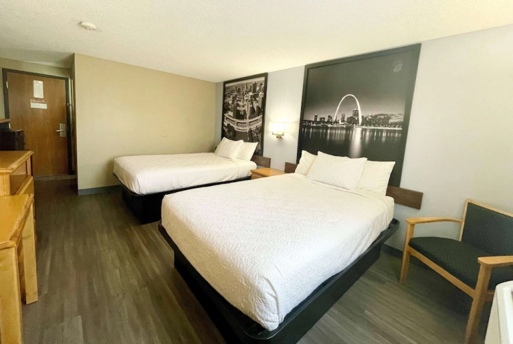 Super 8 Motel - St. Clair