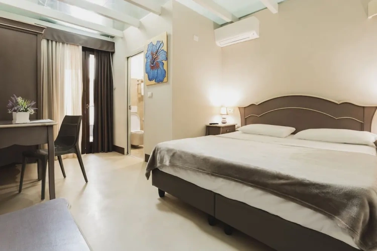 Economy Triple room