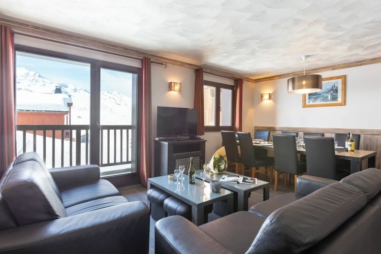 5 Bedrooms Comfort Apartment