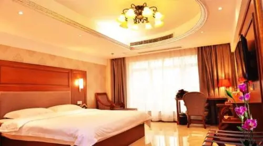 Ibis Chongqing Ranjiaba Hotel
