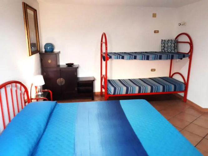 Comodo appartamento in villa 150 mt dal mare