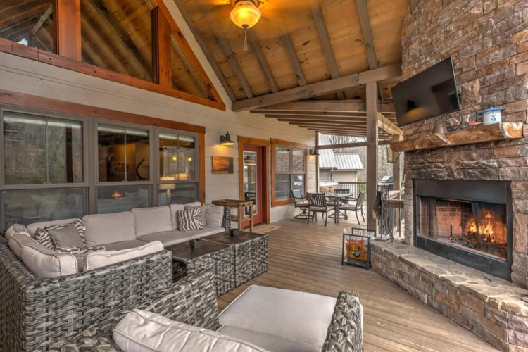 Willow Springs Retreat by Escape to Blue Ridge