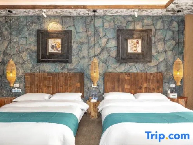 Standard Twin room with balcony