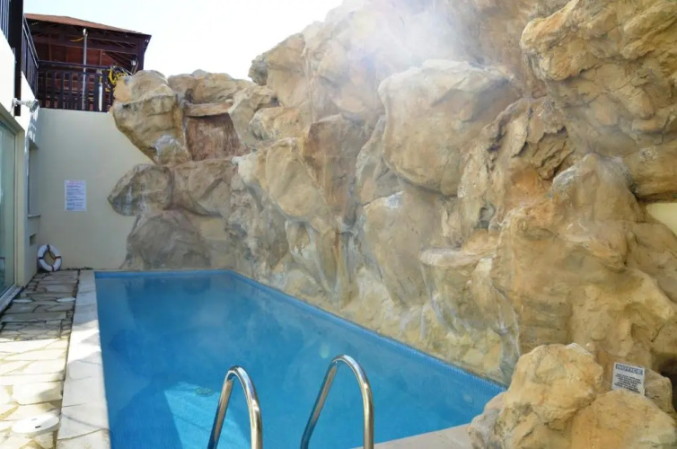 Studio with shower room E5, full kitchen, poolside, FREE WIFI