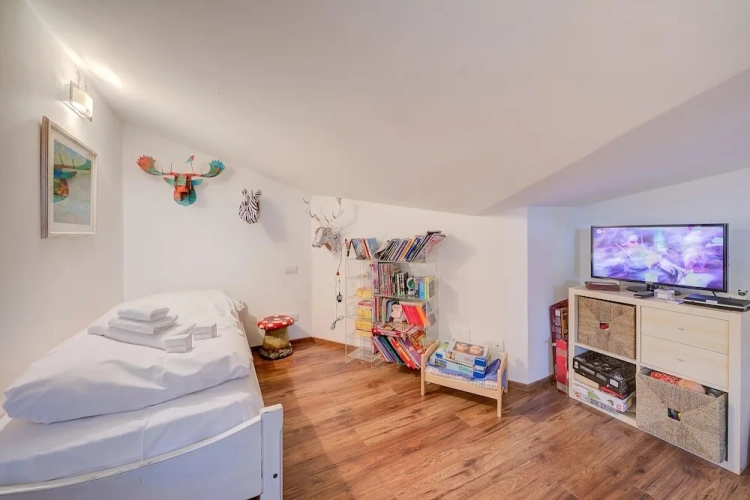 2 Bedrooms Twin Family Apartment