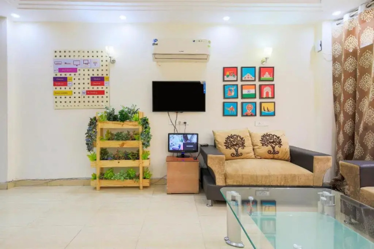 Crystal Residency By OYO Rooms