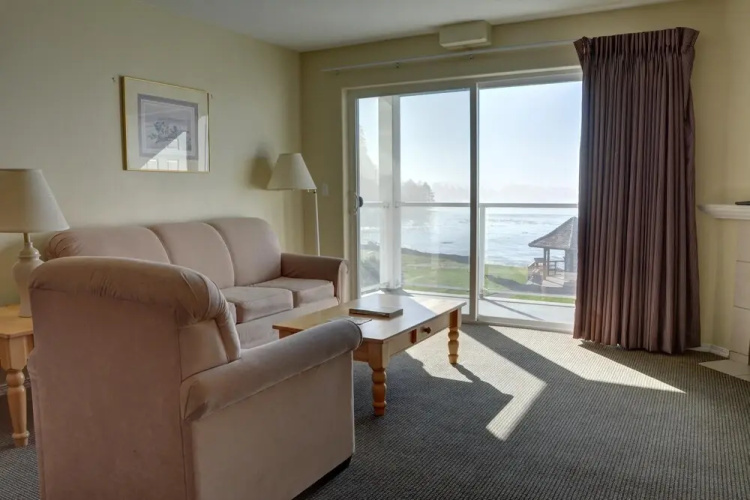 Waters Edge 302