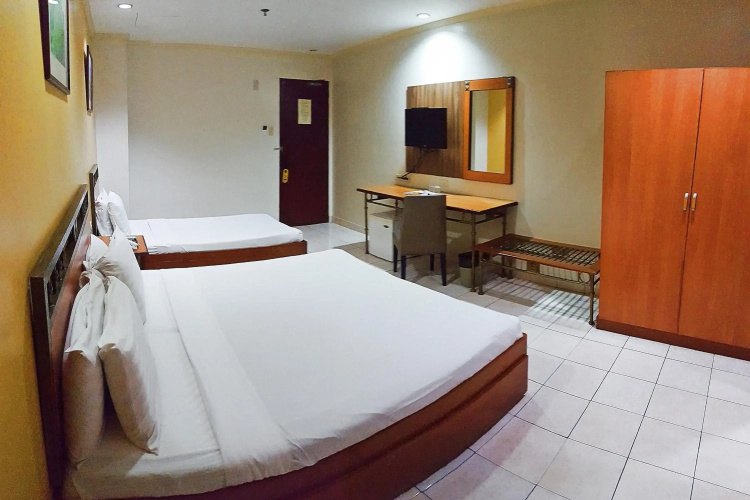 Golden Valley Hotel