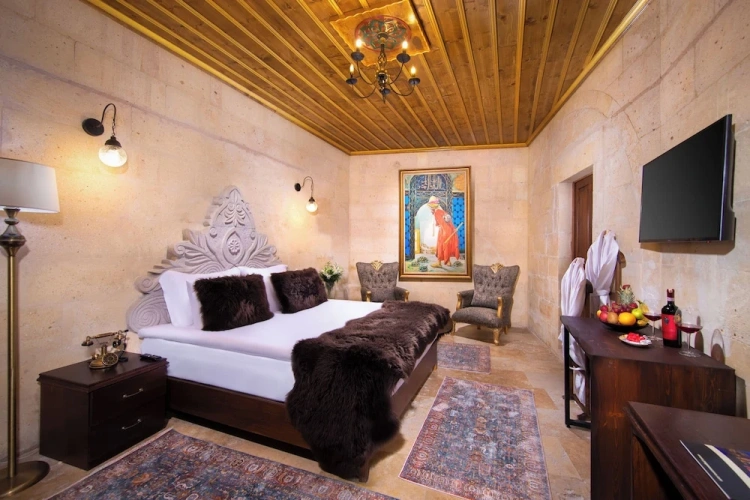 Medusa room