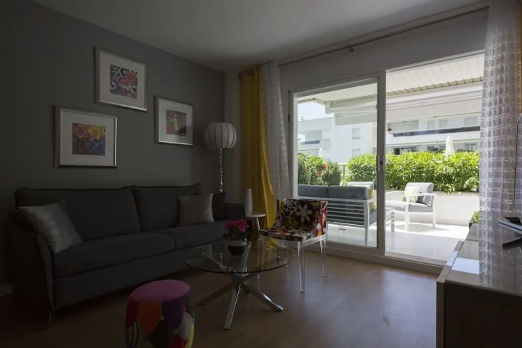1 Bedroom Apartment with balcony