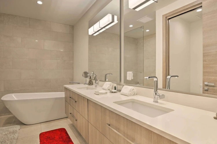 3 Bedrooms Apartment