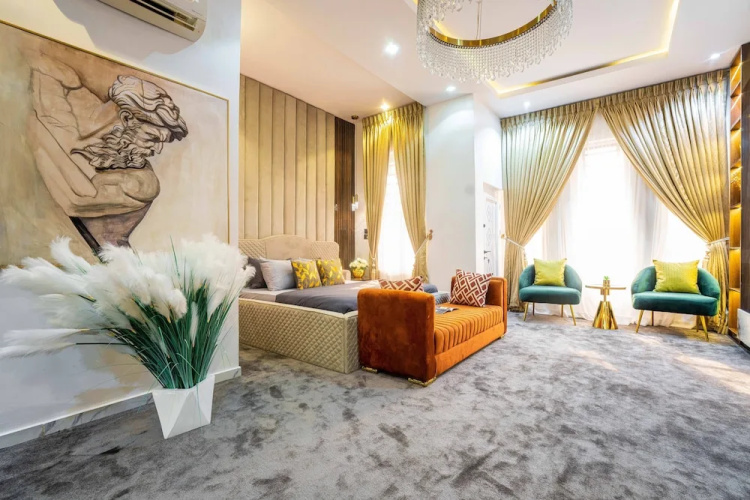 Jayjay Homes And Apartment