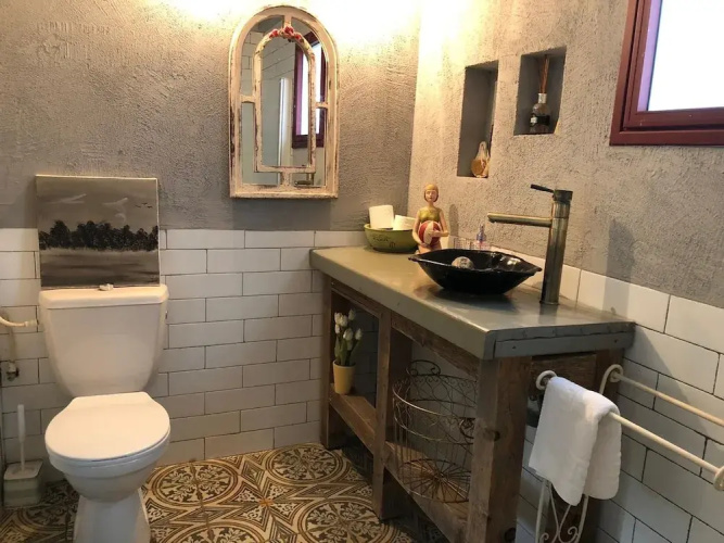 Eili Suites