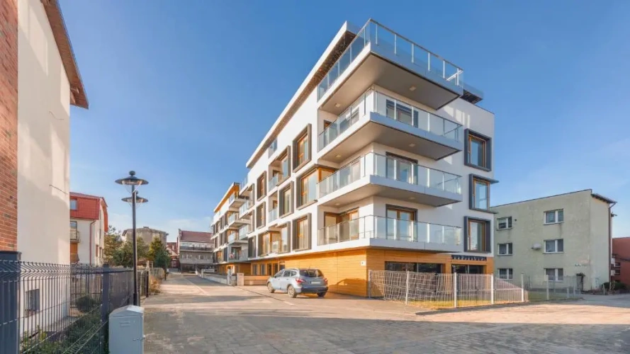 3 Bedrooms Apartment