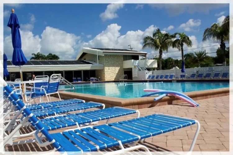 Aloha Kai - Unit 8 2 Bedrooms 1 Bathroom Apts