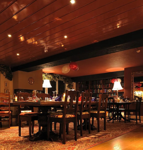 Finnygook Inn