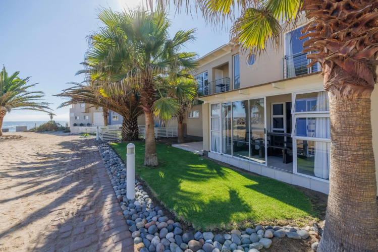 Waterfront Cottage B3