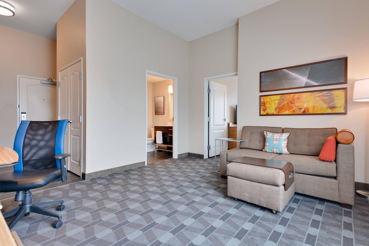 1 Bedroom Double Suite with courtyard view