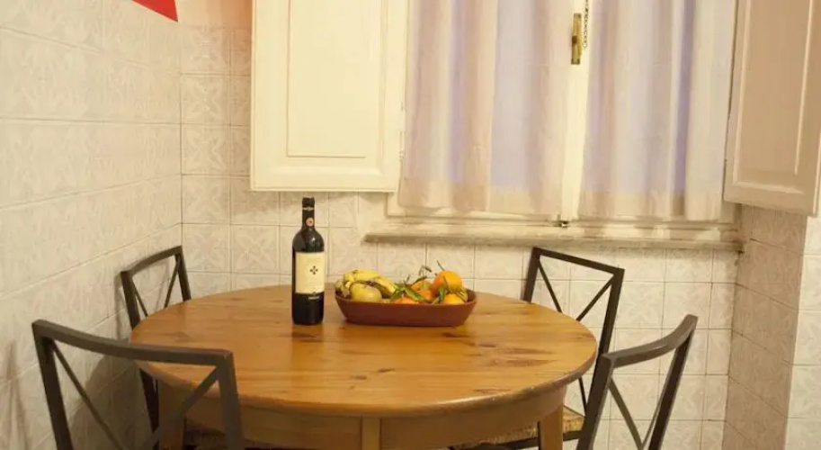 Absolute Colosseum Apartment