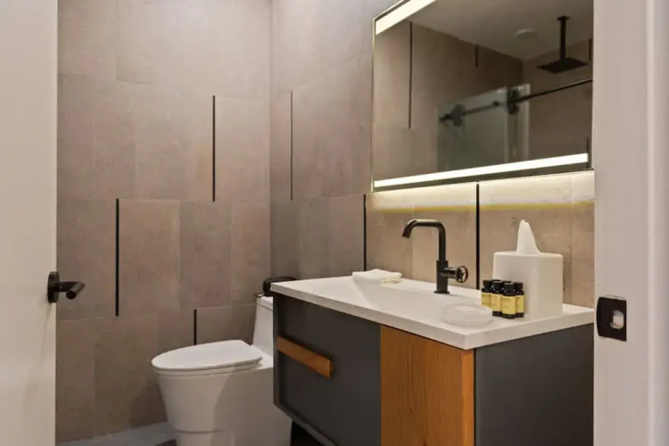 Sosuite One Bed Apt w Rooftop, Gym, Laundry
