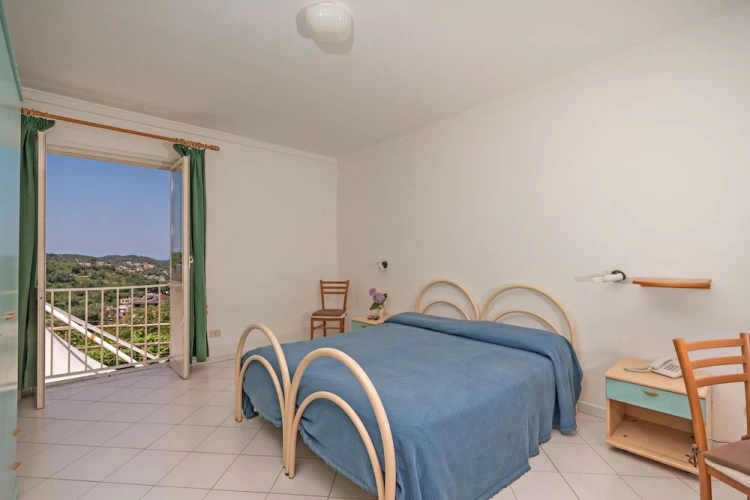 Classic Triple room with balcony