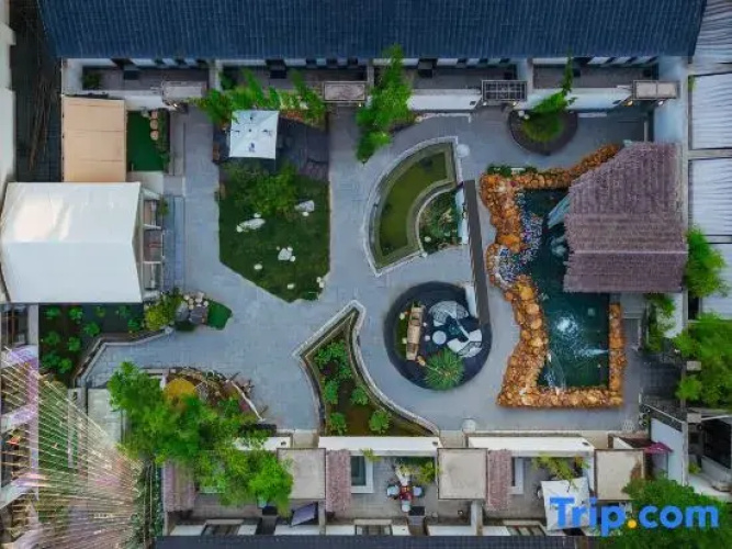 Big House Hot Spring Courtyard Hotel