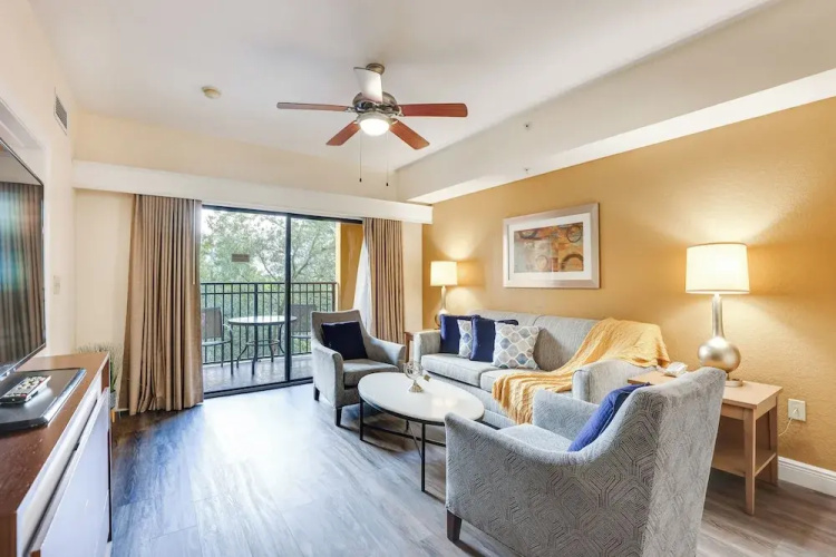 Poolside Oasis: 7 Mi to Disney & Universal