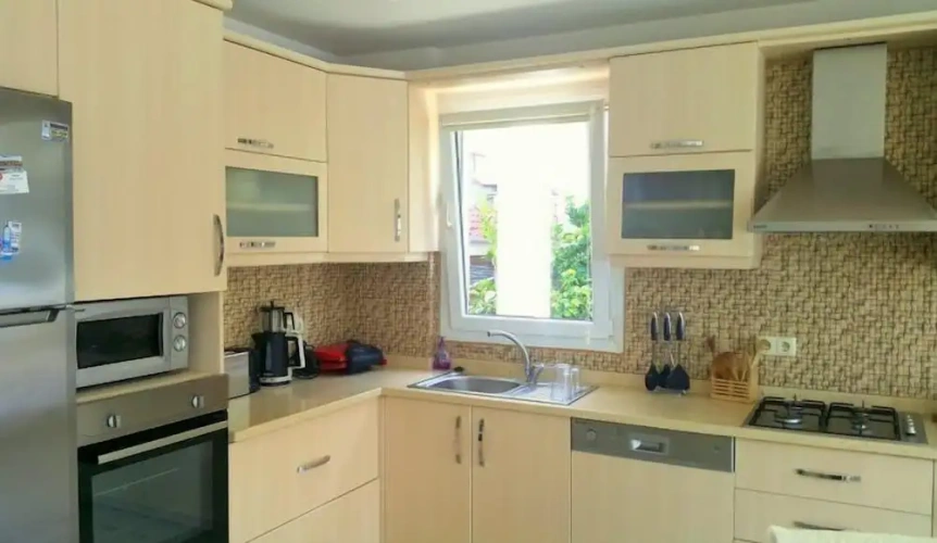 4 Bedrooms Villa