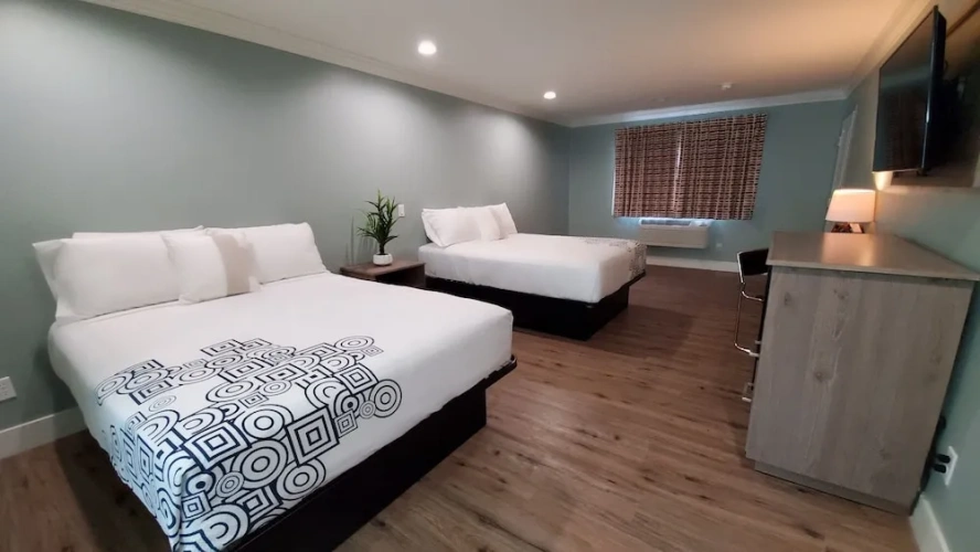 Standard Quadruple room