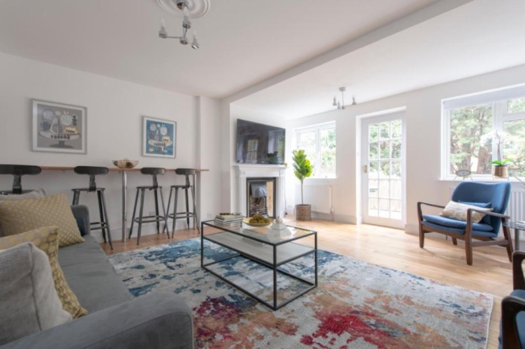 4 Bedrooms Cottage