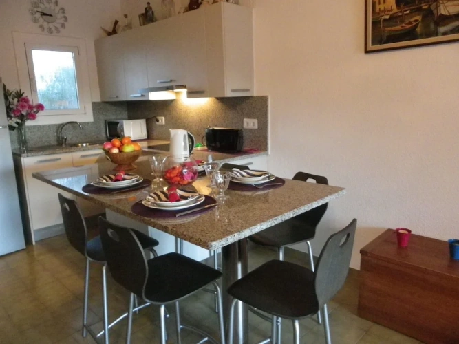 2 Bedrooms Cottage