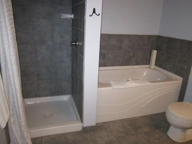 Misty Mountain Inn and Suites