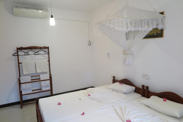 Standard Triple room with balcony